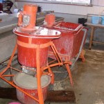 肉砕機と呼ばれるミキサーで珠を分離させる。
